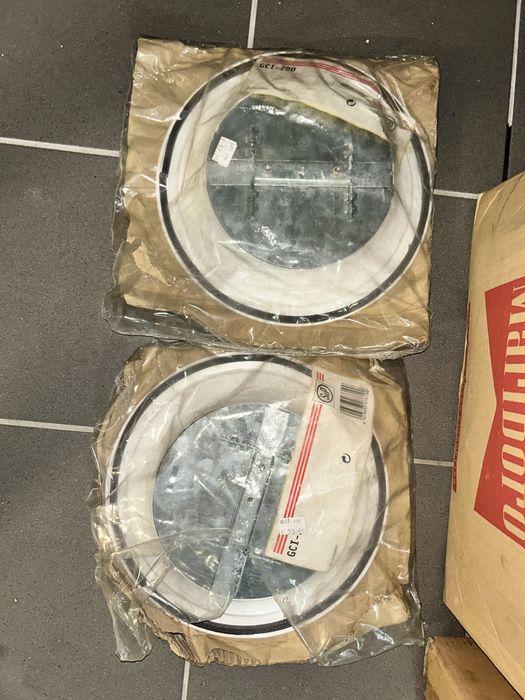 Lote de Material de Ventilação Soler & Palau (S&P) Novo