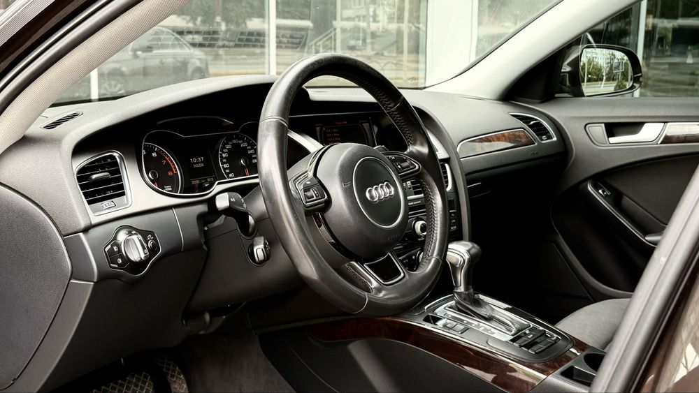 Продам Audi A4 официал