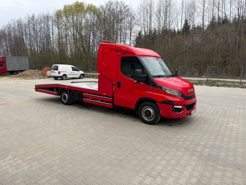 Mercedes-Benz Sprinter 907 nowy model plandeka 10 part  Iveco Daily laweta 3,0 aluminiowy najazd biznesowy model