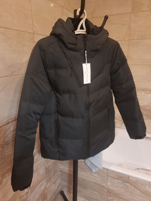 Зимова куртка на пуху