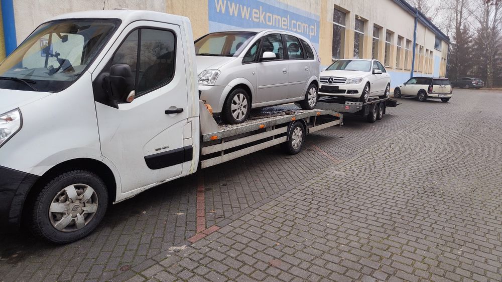 Autolaweta laweta Transport Pomoc drogowa Holowanie