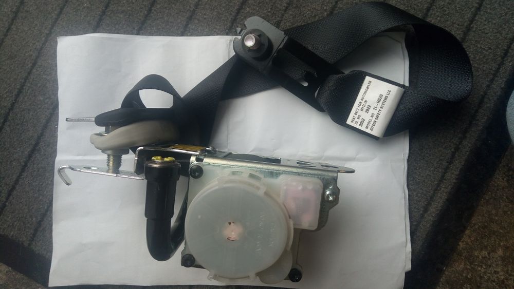 Pre tensor cinto direito Mazda 2