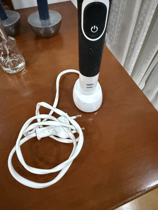 Escova oral b com varias recargas