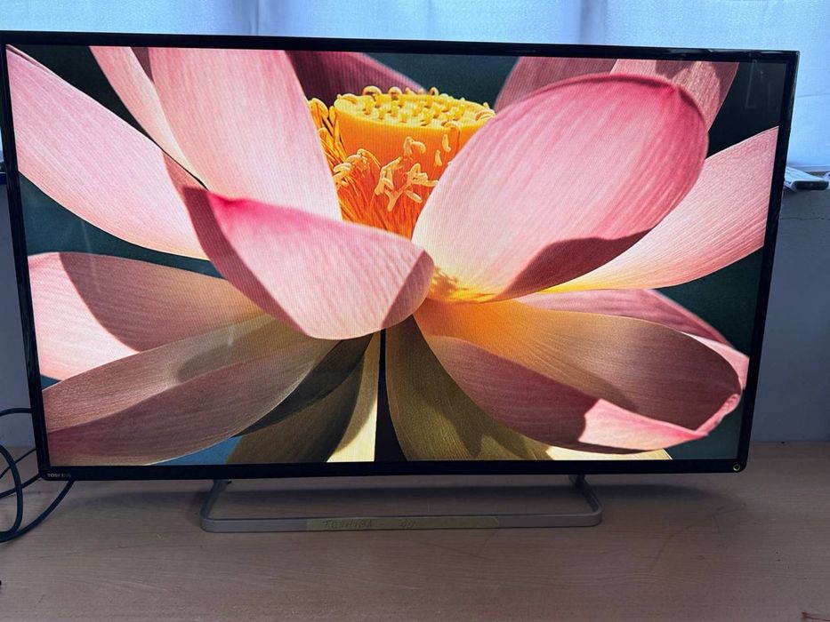 Телевізор Toshiba – 42”, Full HD, LED, 3D