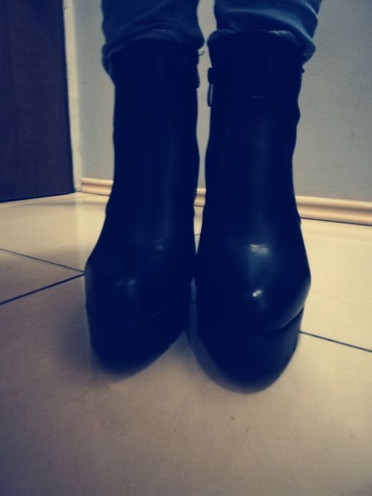 Świetne i wygodne buty / czarne botki / jak Nowe :) / na obcasie