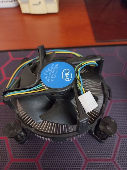 Кулер  Intel  110 грн.