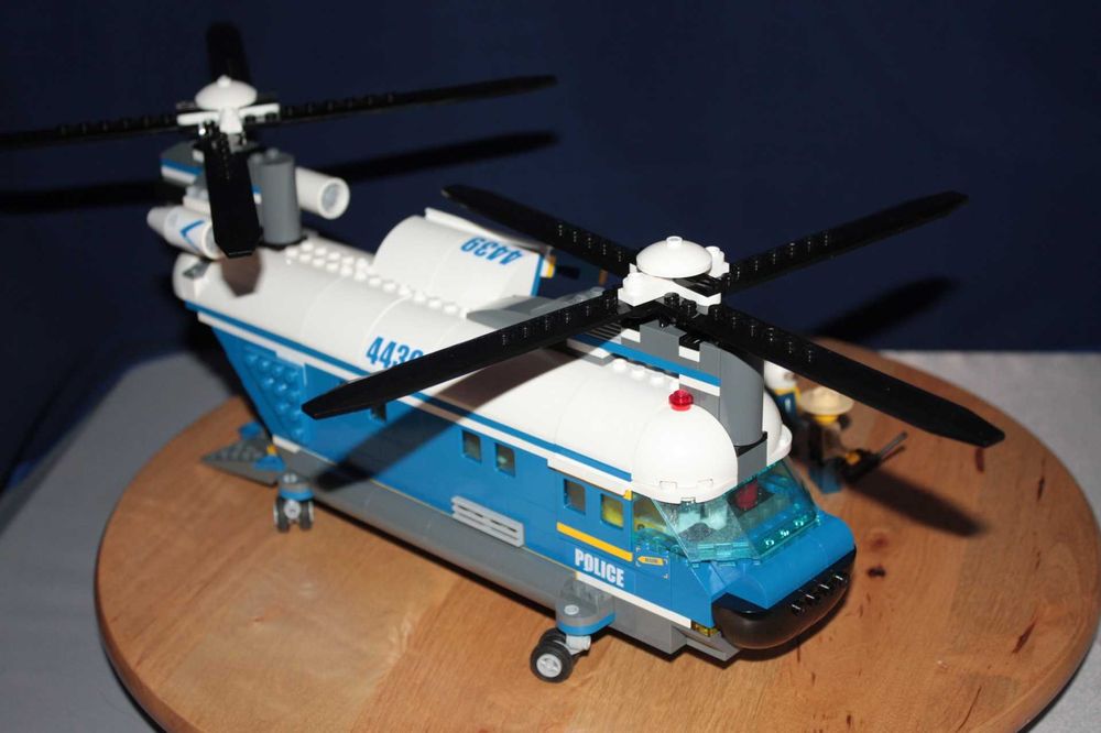 Lego City 4439 Dwuwirnikowy śmigłowiec policyjny