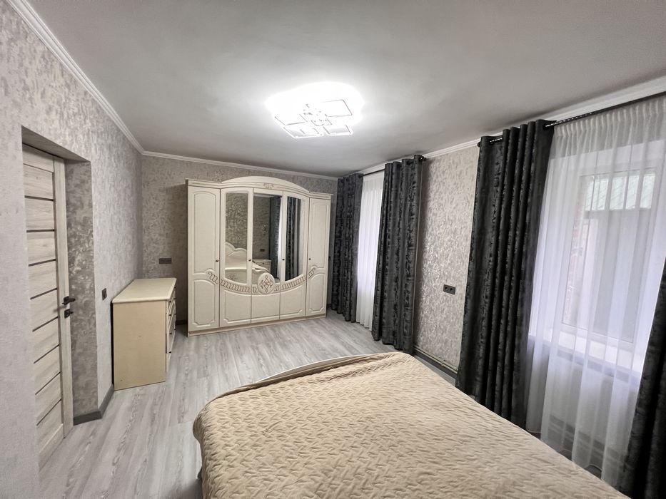 Продам квартиру 3-х кімнатну