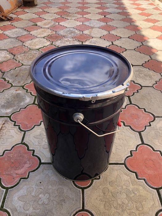 Відро металеве з кришкою