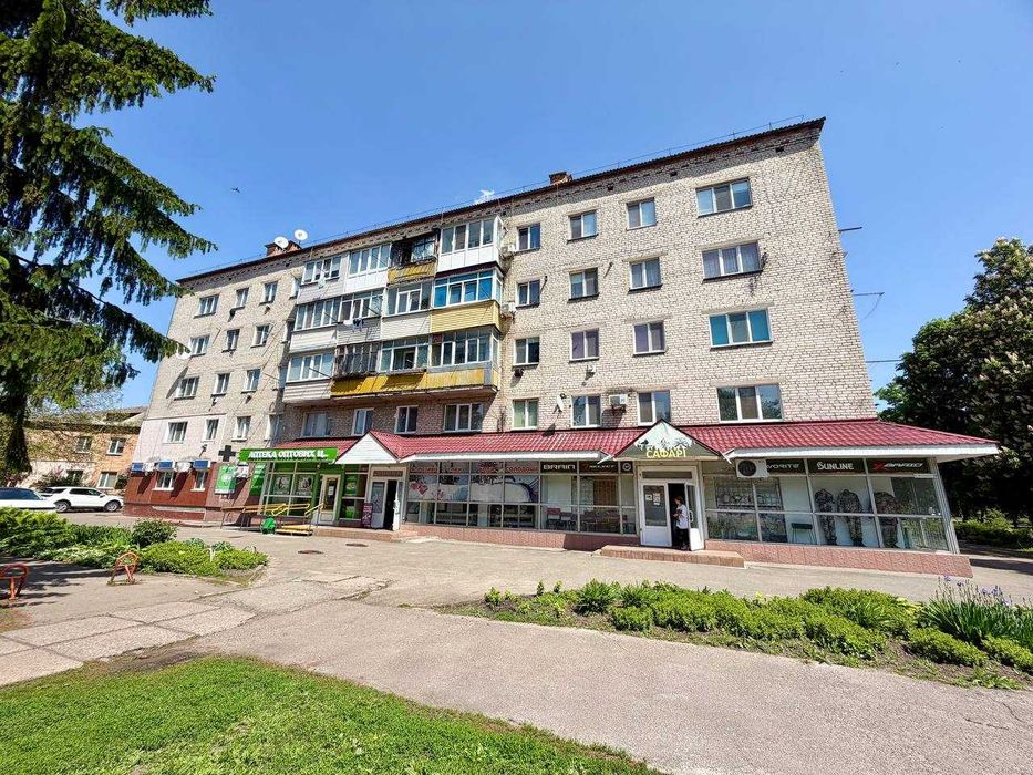 Продаж 2 кім квартири в центрі Яготина поряд з парком