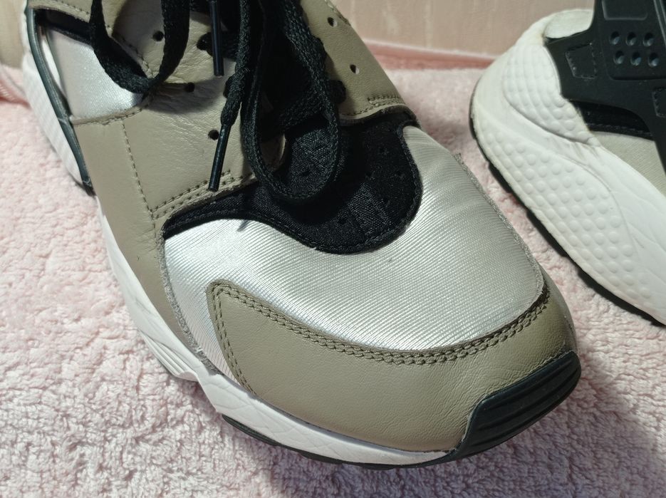 Кросівки чоловічі