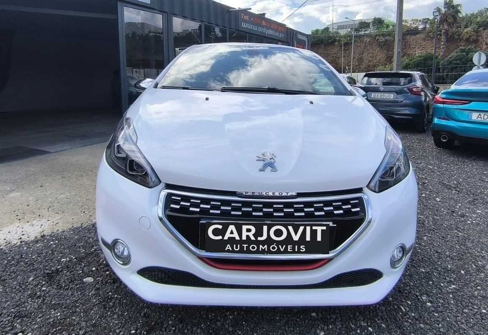 Peugeot 208 GTi 1.6 THP 200cv; Teto Panorâmico — photo 3