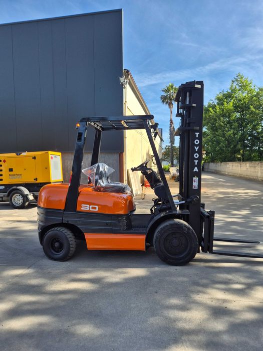 Empilhador toyota 3000kg