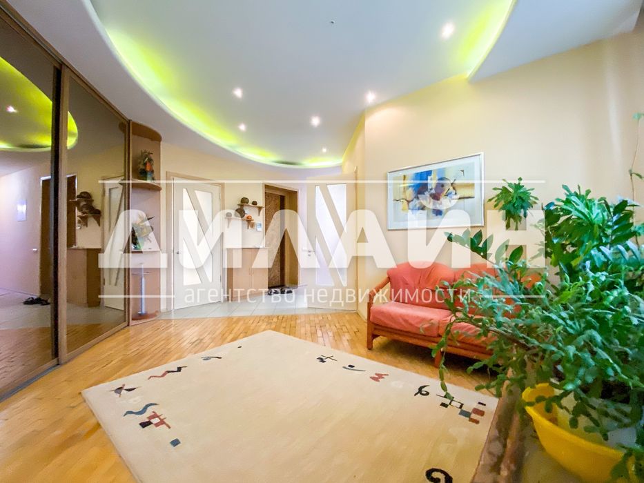 Супер ціна !4-кімнатна, 120 м², вул. Олександрівська 68