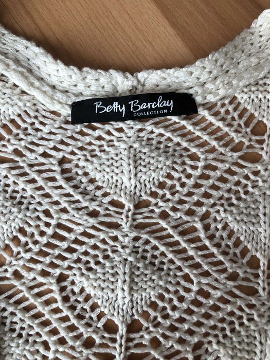 Ażurowa kamizelka, boho narzutka z frędzlami, bawełniana Betty Barclay