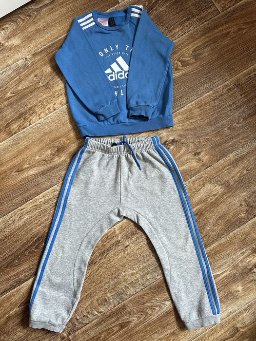 Продам костюм Adidas 3-4 роки