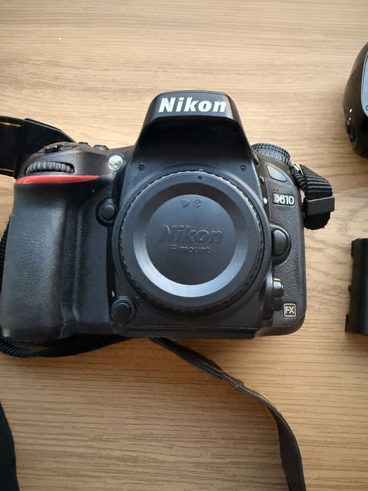 Nikon D610 + 3aku + grip