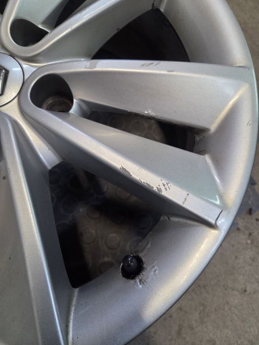 Felgi Aluminiowe 5x114,3 7Jx17 ET49 Renault Megane Scenic