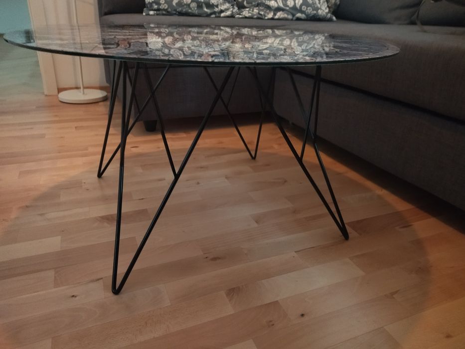 piękny szklany stolik kawowy