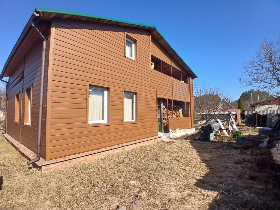 Будинок біля лісу.  Сертифікат, постанови