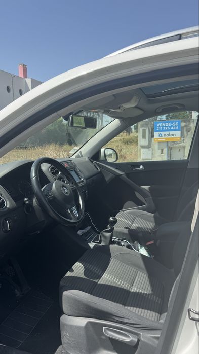 VW Tiguan 2.0  TDI BlueMotion com Teto Panorâmico