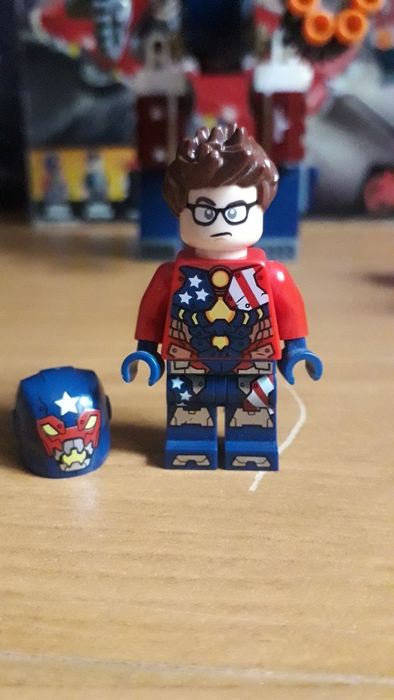Конструктор LEGO MARVEL Super Heroes. 76077. Iron Man: Detroit Steel Strikes