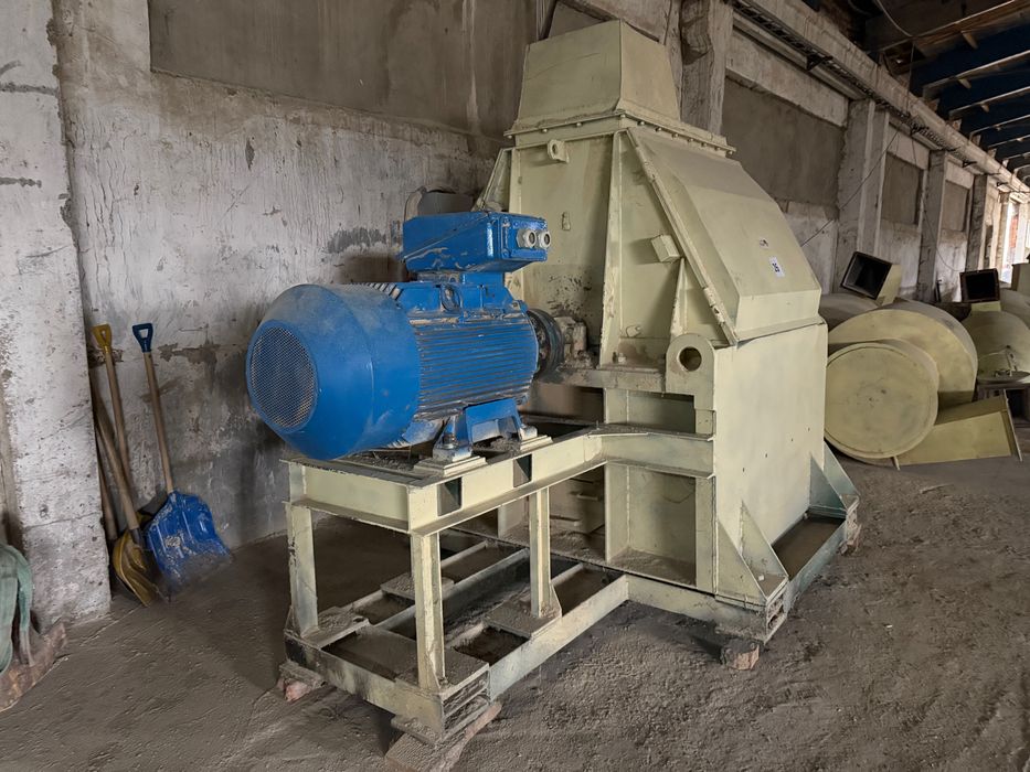 Дробарка молоткова посилена для дріблення деревних матеріалів