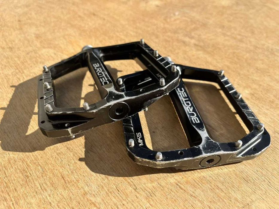 Педалі: BURGTEC Penthouse Flat MK5 Pedals
