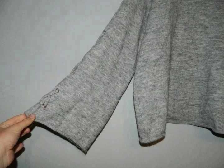 szary gruby sweter z rozszerzanymi rękawami H&M oversize