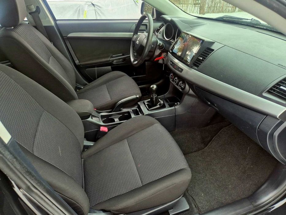 Mitsubishi Lancer Benzyna 109 KM 5-drzwiowy HB 2010r