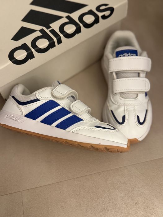 Кросівки adidas