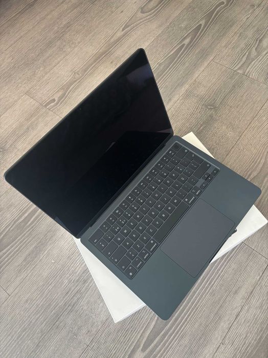 MacBook Air M2 13.6” 8GB 256GB