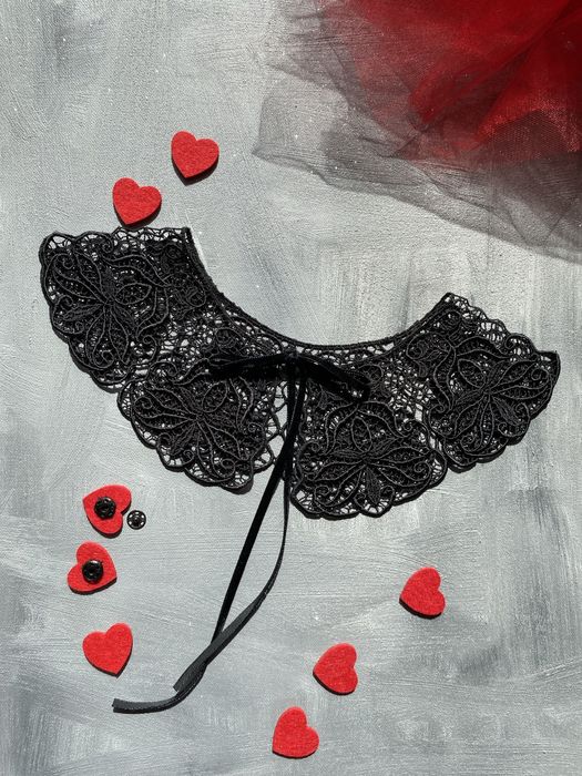 Koronkowy kołnierzyk SERCE