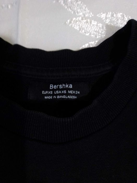 Sweatshirt preta