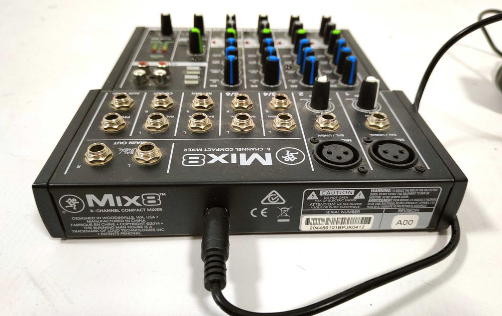 Mackie Mix8 – mikser