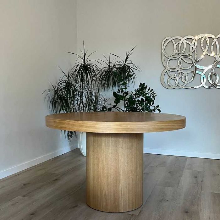 Stół pokojowy okrągły  dębowy Victoria