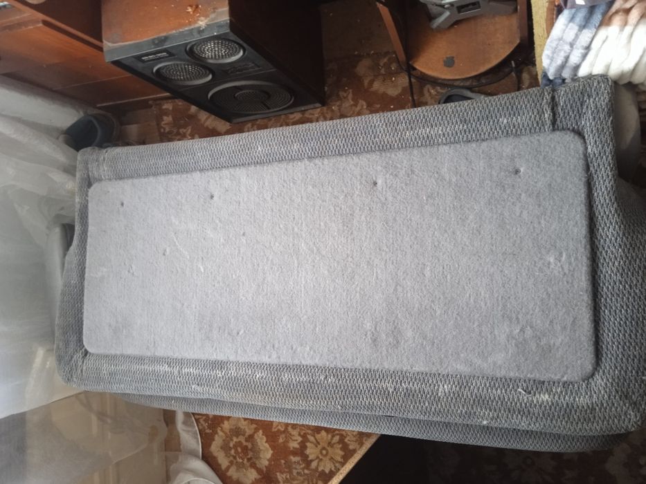 Продам діван в машину