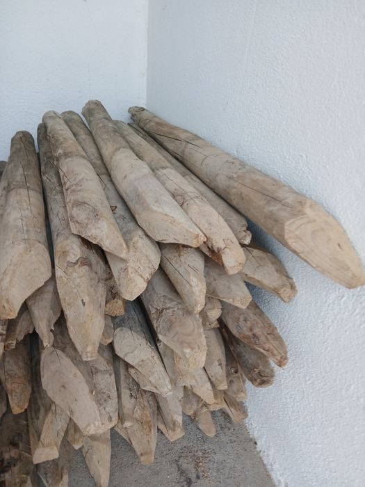(Promocao )60Estacas de Paus tratados