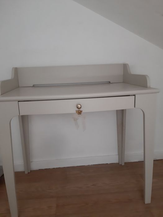 Mesa ikea bege como nova