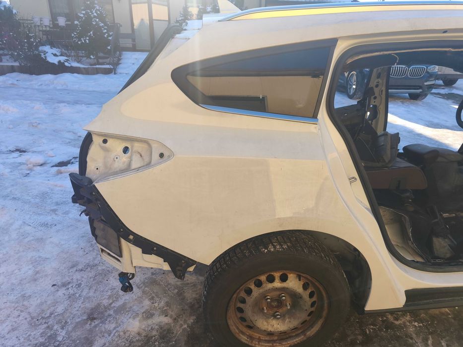 Tylny prawy błotnik ford focus MK4 kombi