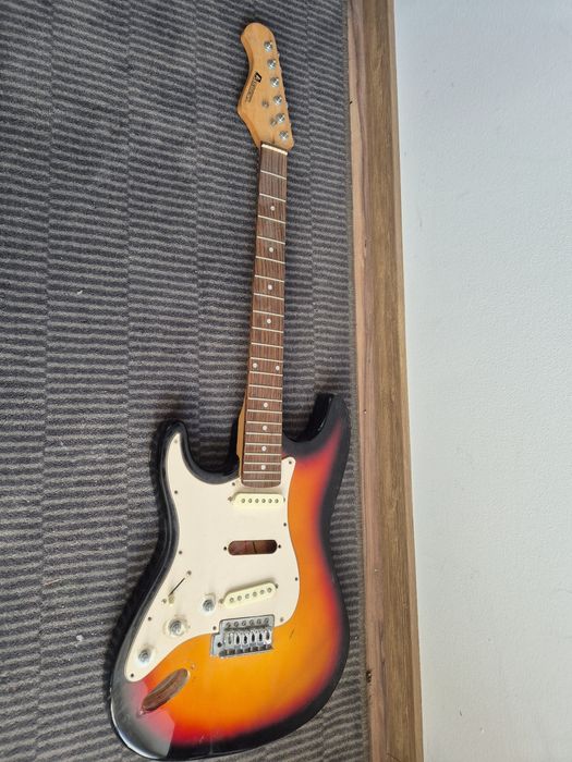Gitara elektryczna dimavery do dokończenia
