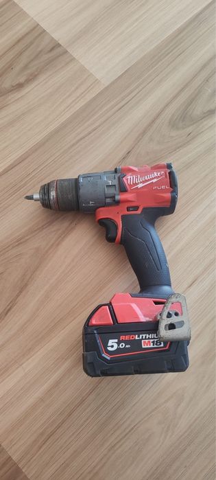 MILWAUKEE  Berbequim (bateria)