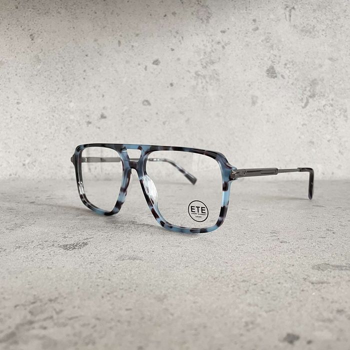 Modne okulary, oprawki, zerówki, model unisex, etui w zestawie.