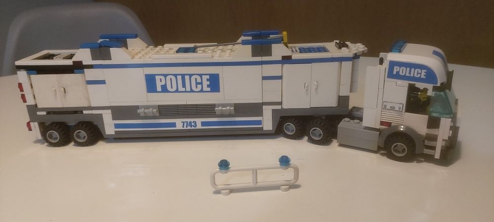 Vendo kit Lego - Camião da Polícia- 7743