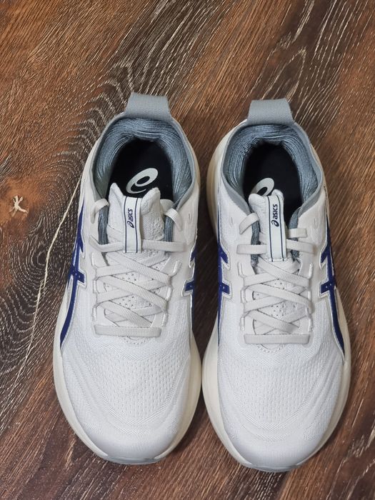 Оригінал 100% жіночі кросівки asics nimbus 27   eur 37.5