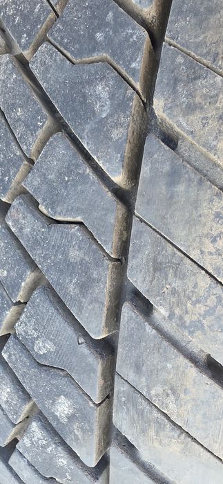 Prawie nowe opony goodyear  315/60/22.5