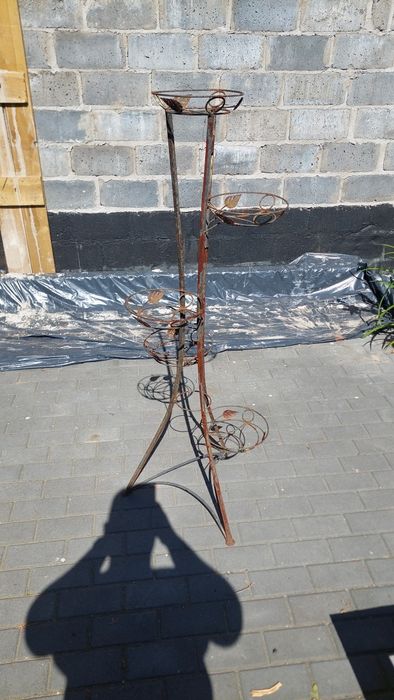 Kwietnik  z metalu uzywany