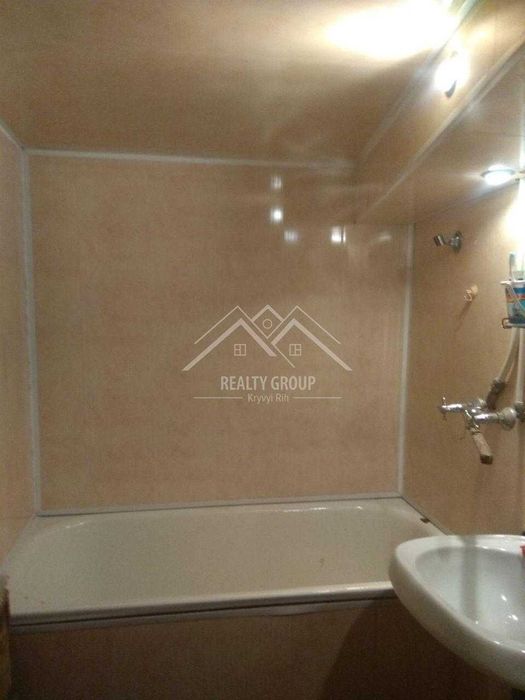 Продам маєток з каміном, з виходом до річки Боковенька. Євідновлення