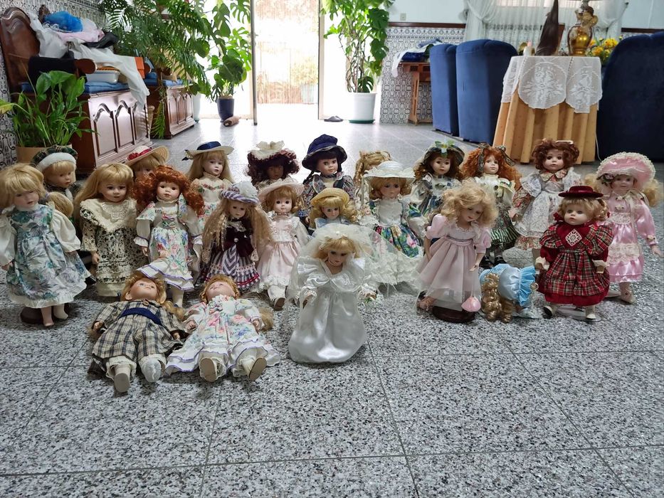 Bonecas de Porcelana execelente estado