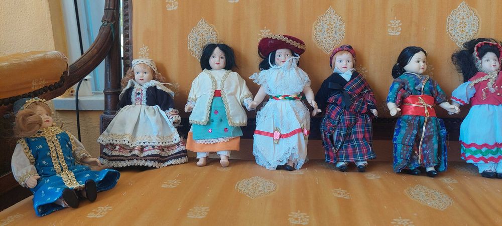 Colecção de Bonecas Porcelana 24 países